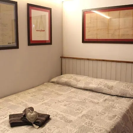 Botel Peniche Gisele 1930 -