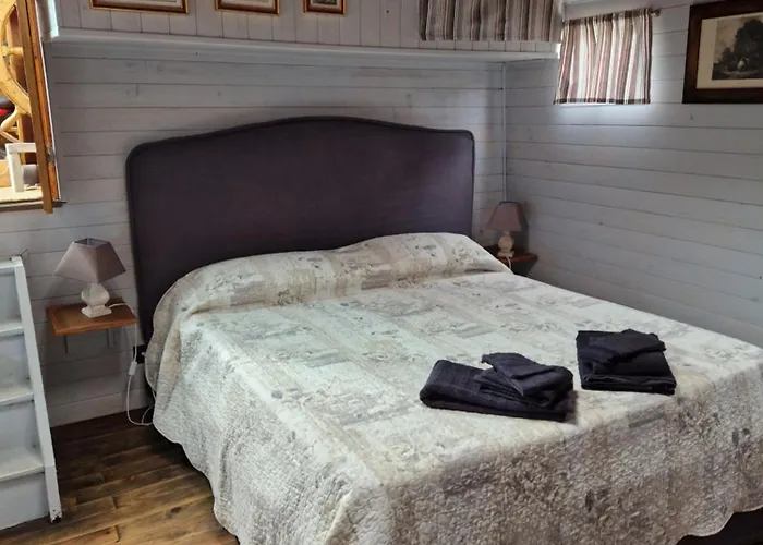 Peniche Gisele 1930 - Båthotell Dijon